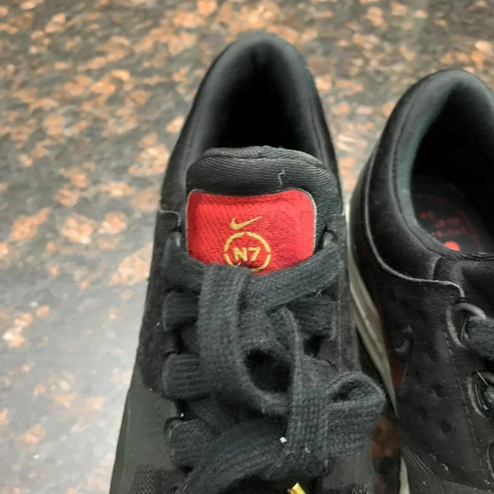 Nike Air Max, Black & Red
